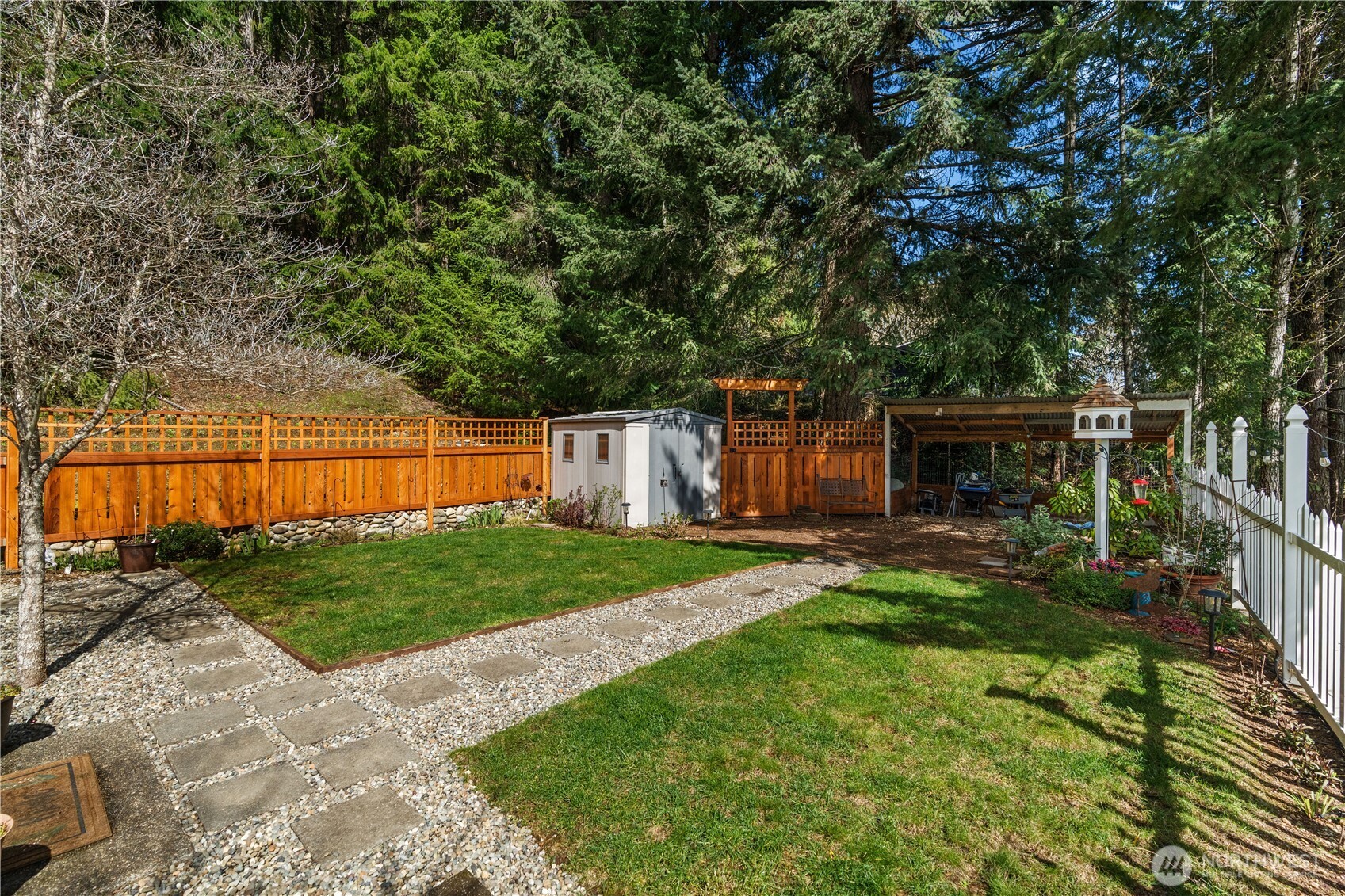 100 NE Alta Vista Drive , Belfair, WA 98528-9691