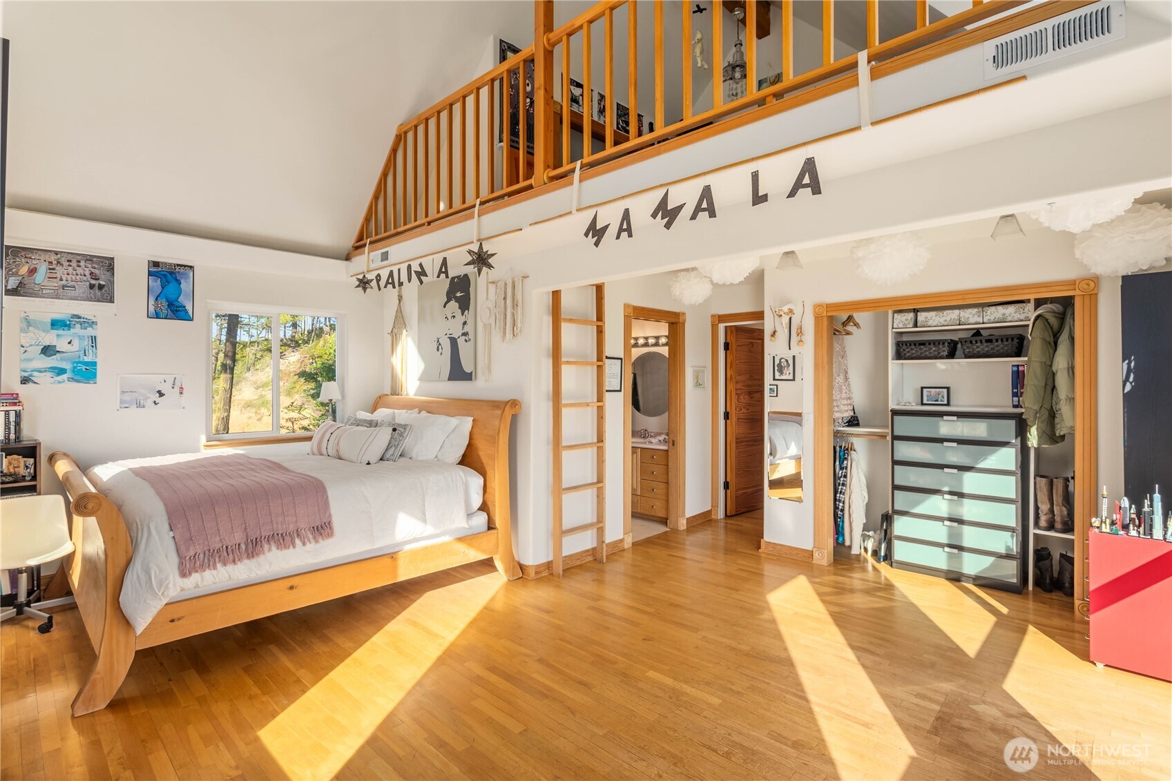 1744 Gasman Road , Port Angeles, WA 98362-9128