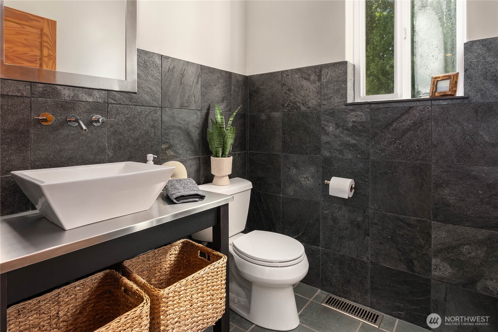 1744 Gasman Road , Port Angeles, WA 98362-9128
