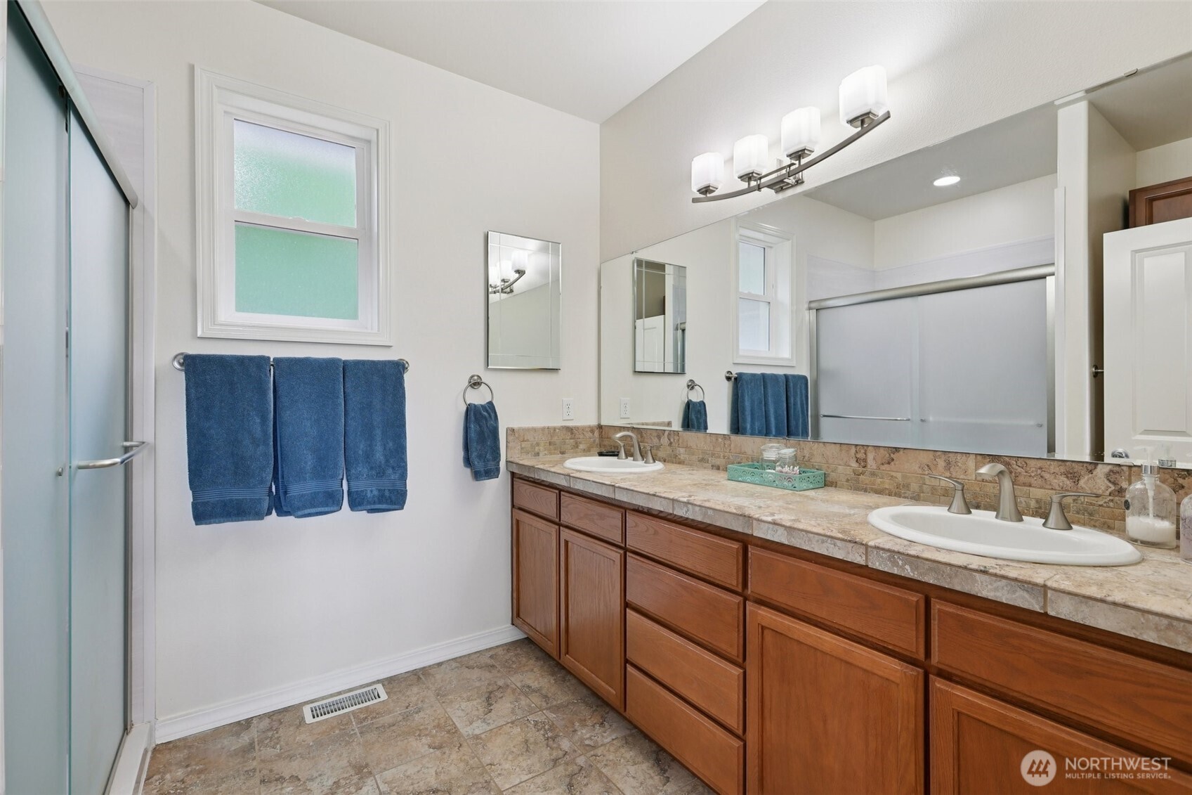 14 Zermatt Court , Camano Island, WA 98282