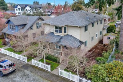 260 SE Andrews Street , Issaquah, WA 98027 - Photo 2