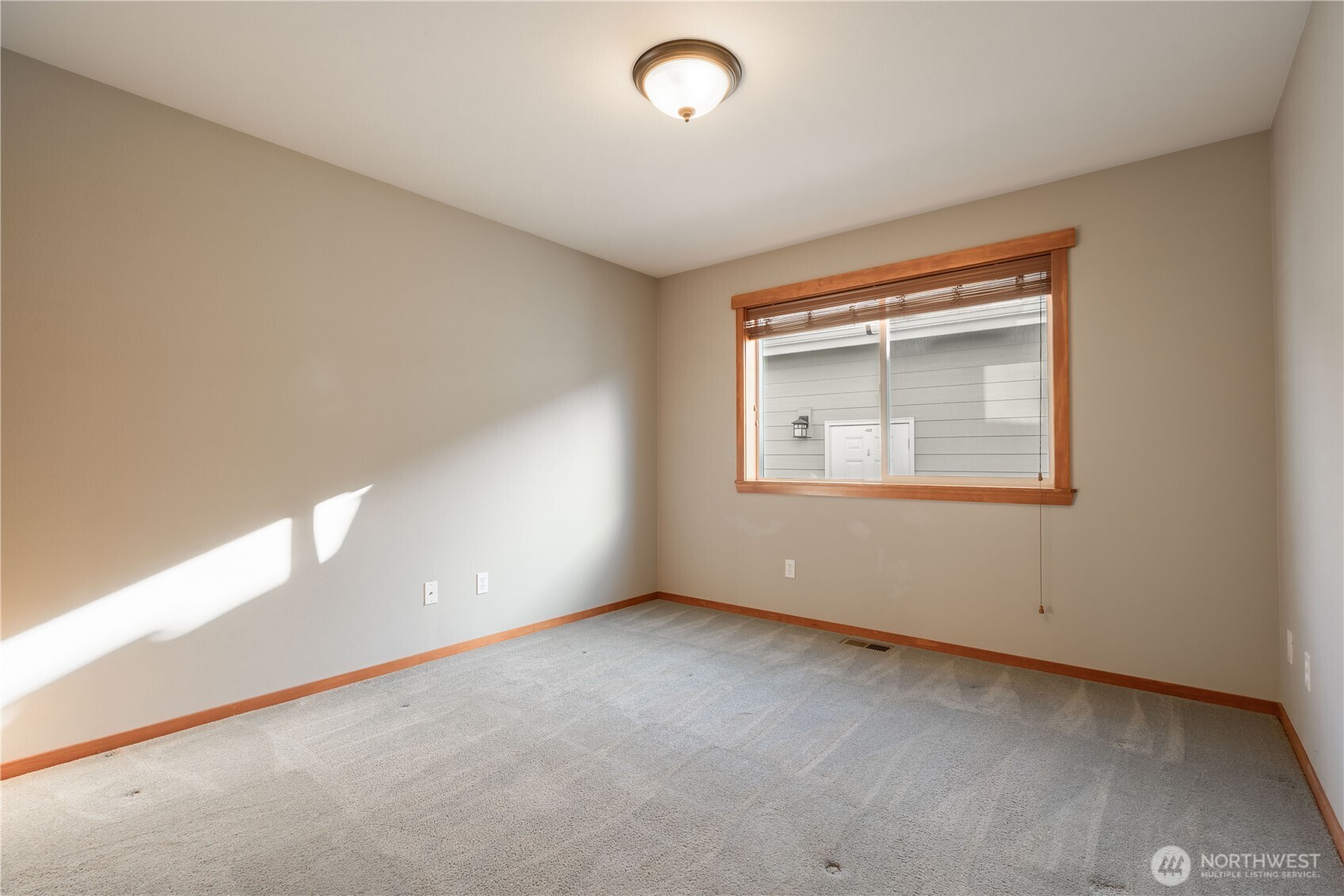 1656 Liberty Street #101, Lynden, WA 98264