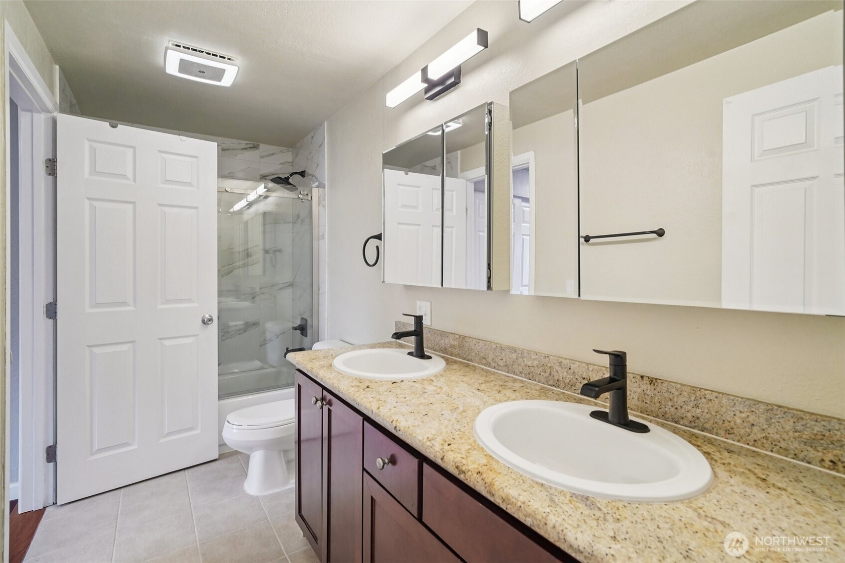 23912 12th Place S #201, Des Moines, WA 98198