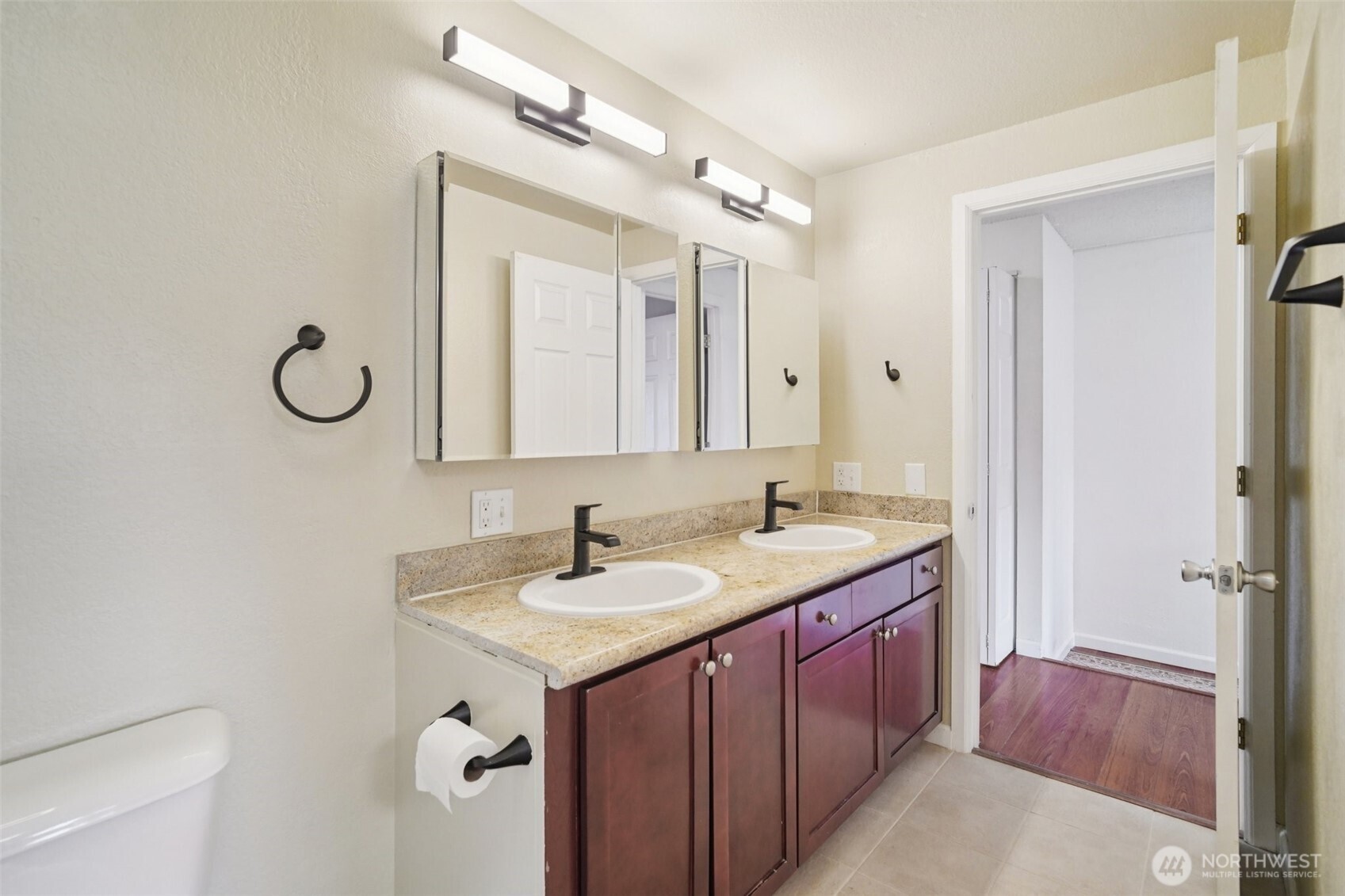 23912 12th Place S #201, Des Moines, WA 98198