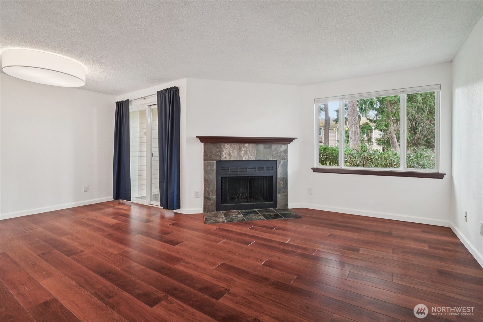 23912 12th Place S #201, Des Moines, WA 98198