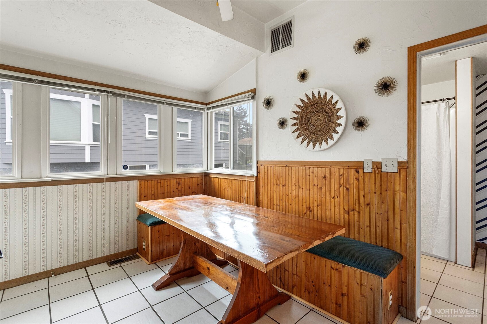 624 E Division Lane , Tacoma, WA 98404