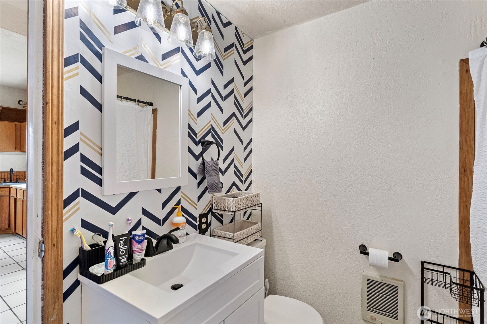 624 E Division Lane , Tacoma, WA 98404