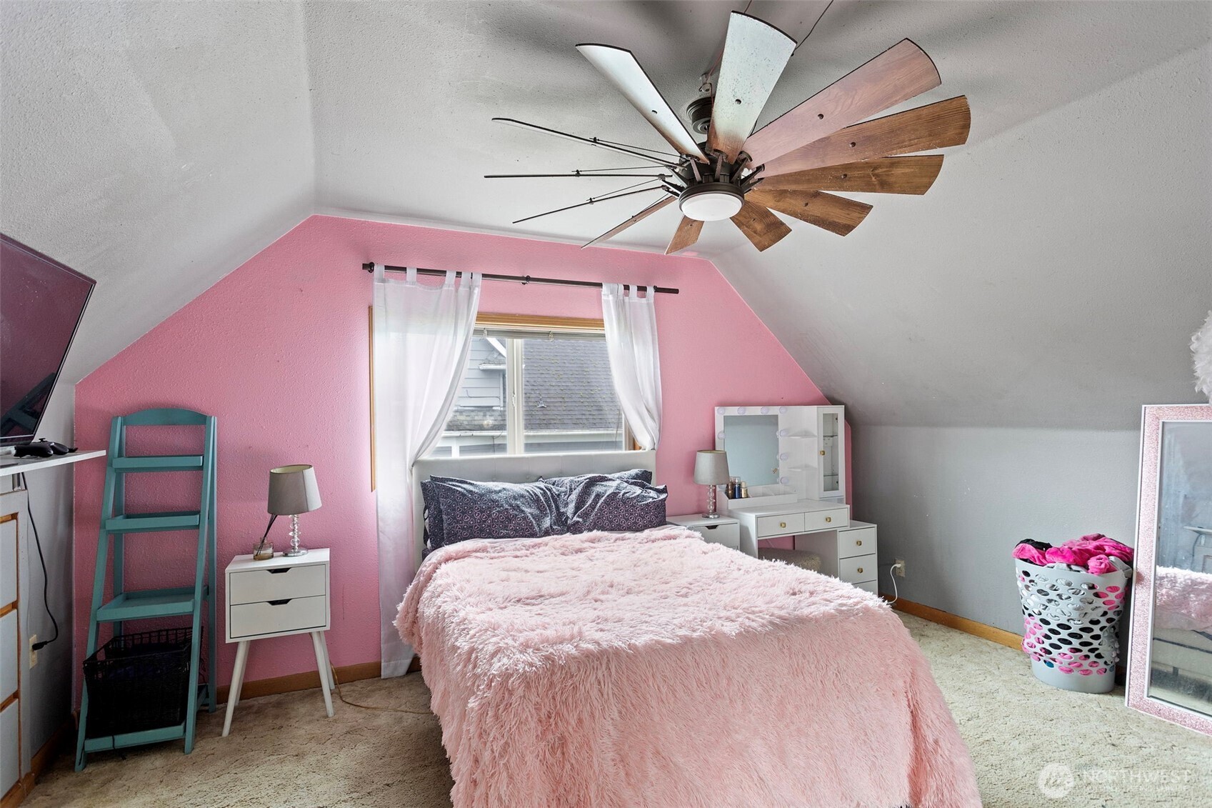 624 E Division Lane , Tacoma, WA 98404