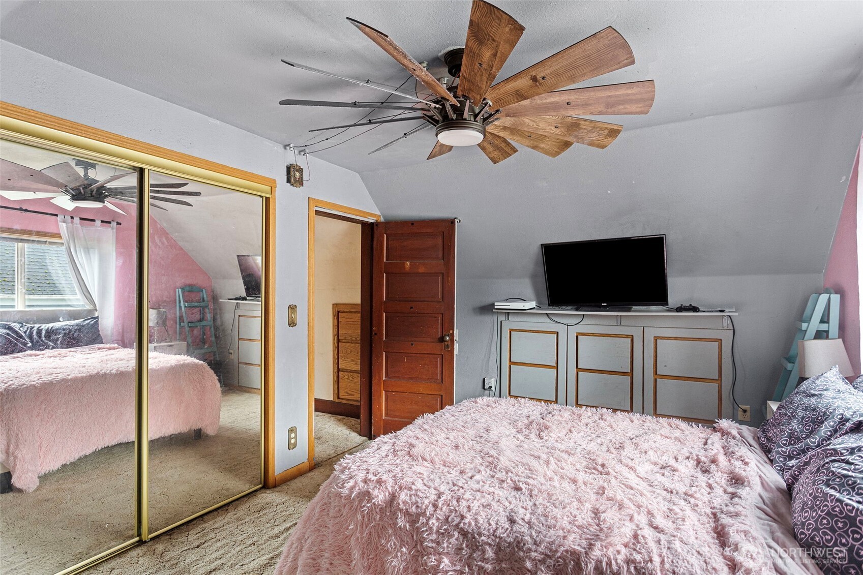 624 E Division Lane , Tacoma, WA 98404