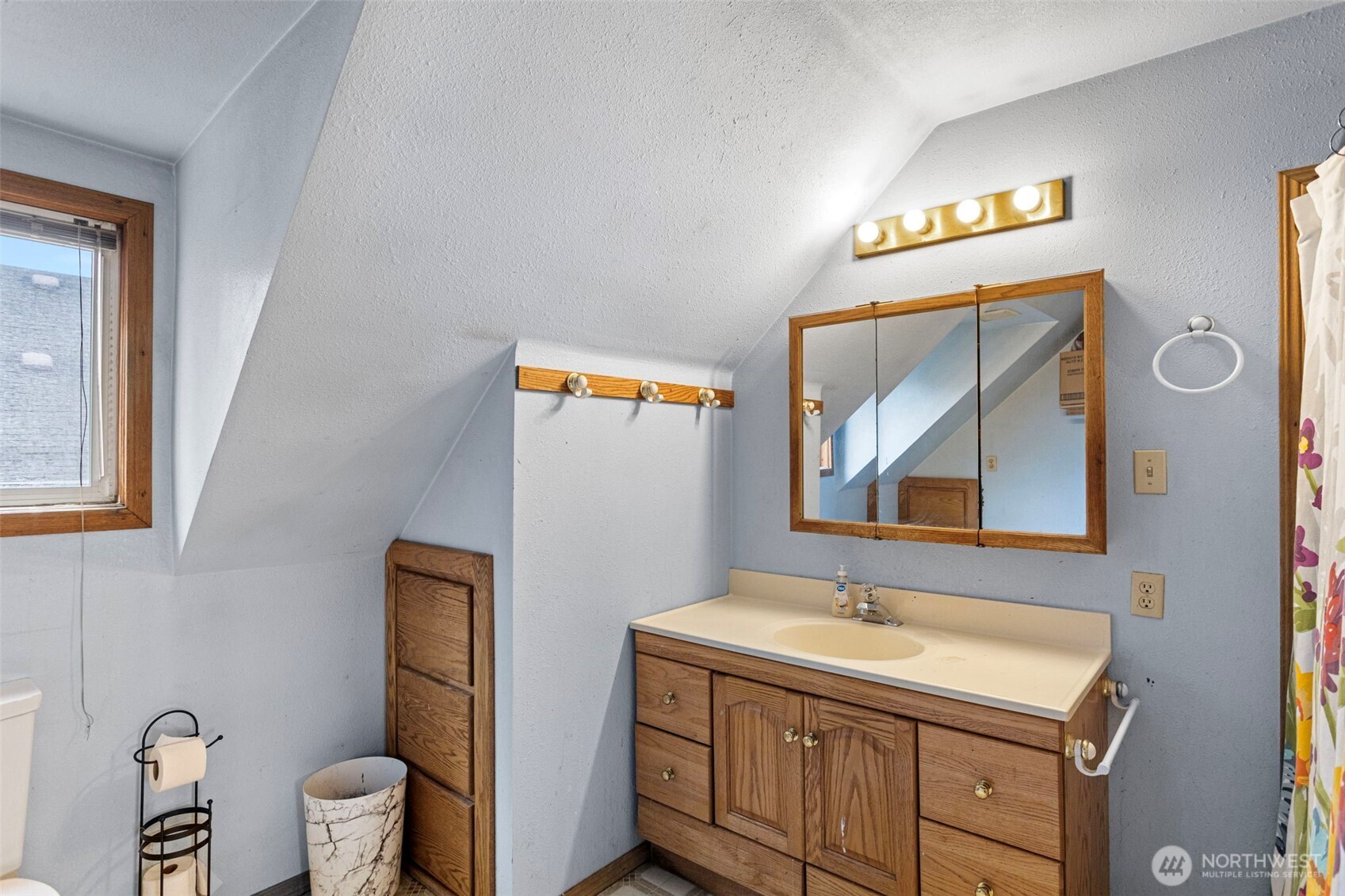 624 E Division Lane , Tacoma, WA 98404