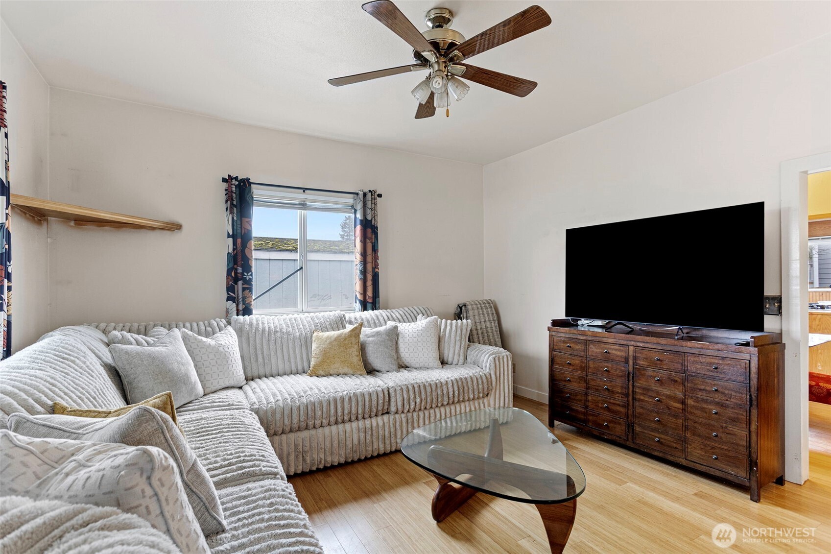 624 E Division Lane , Tacoma, WA 98404