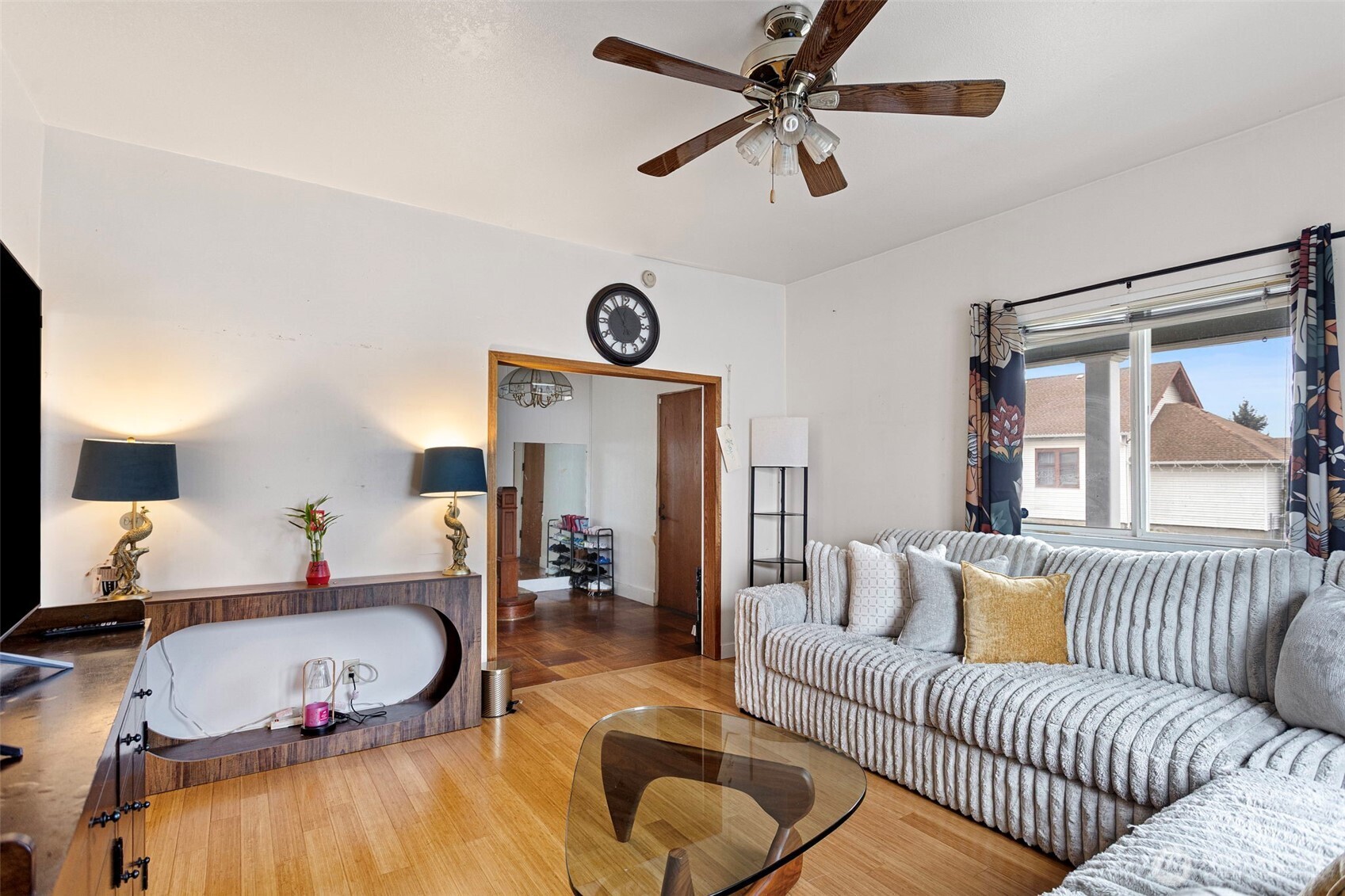 624 E Division Lane , Tacoma, WA 98404