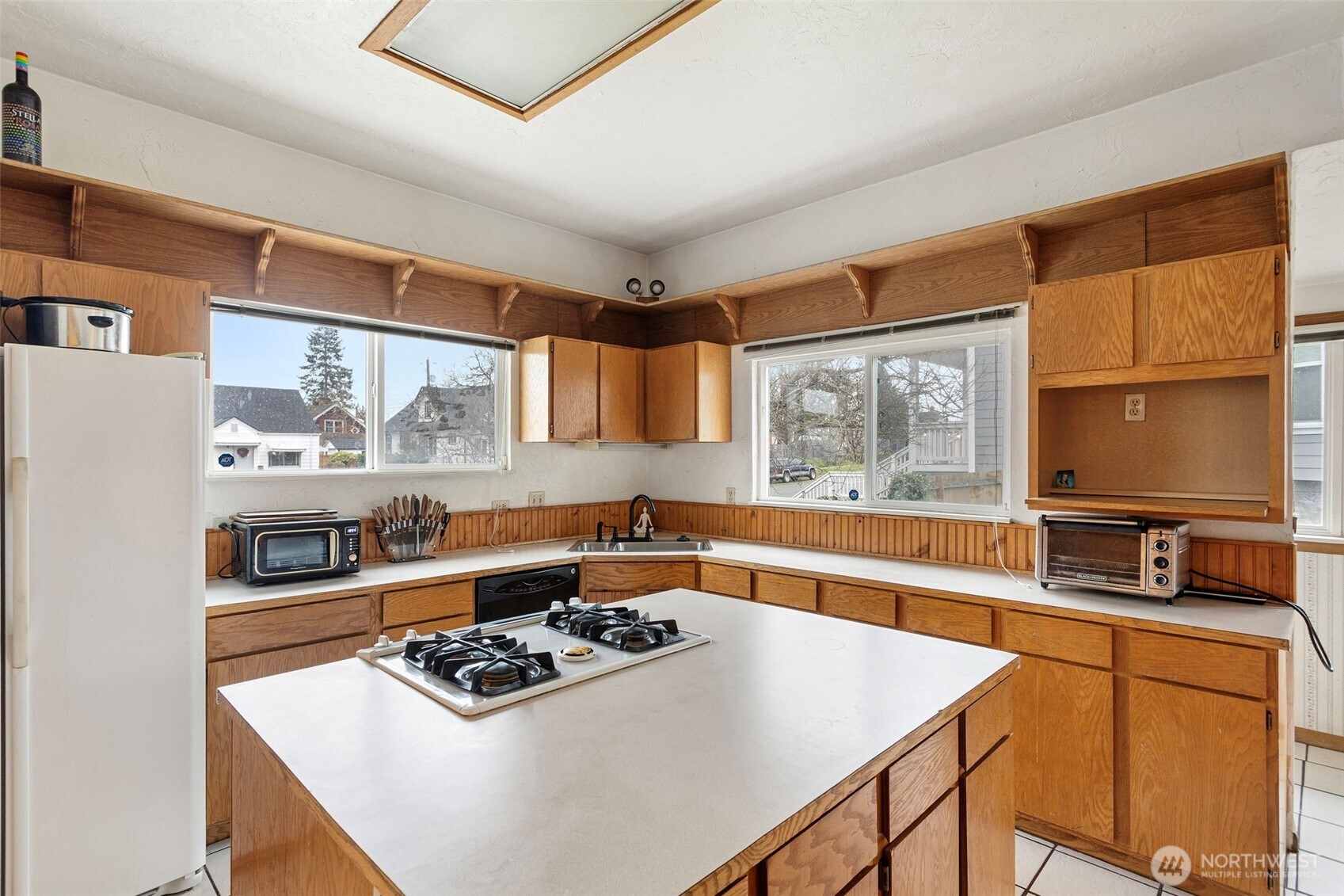 624 E Division Lane , Tacoma, WA 98404