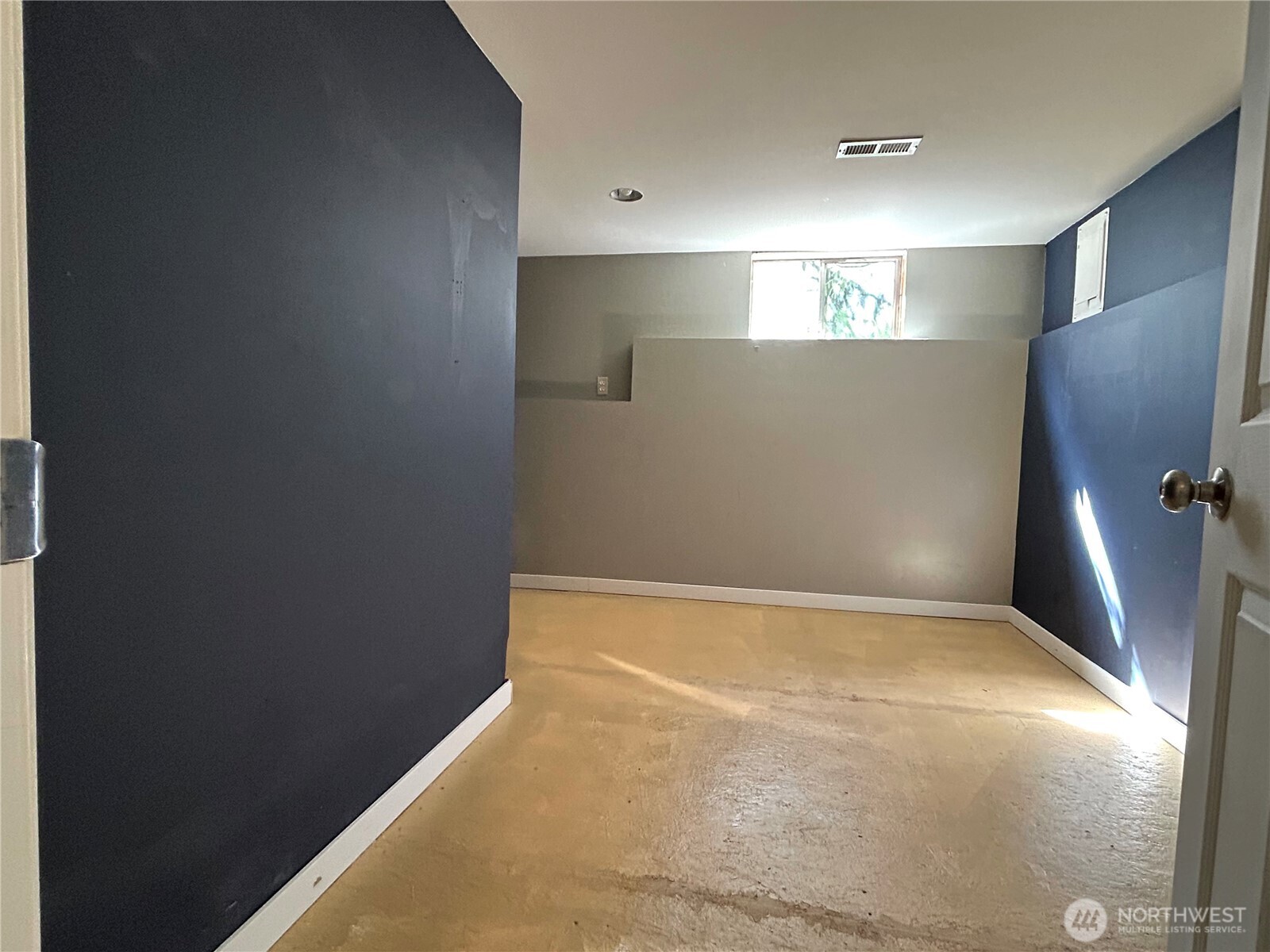 10231 NE 24th Street , Bellevue, WA 98004
