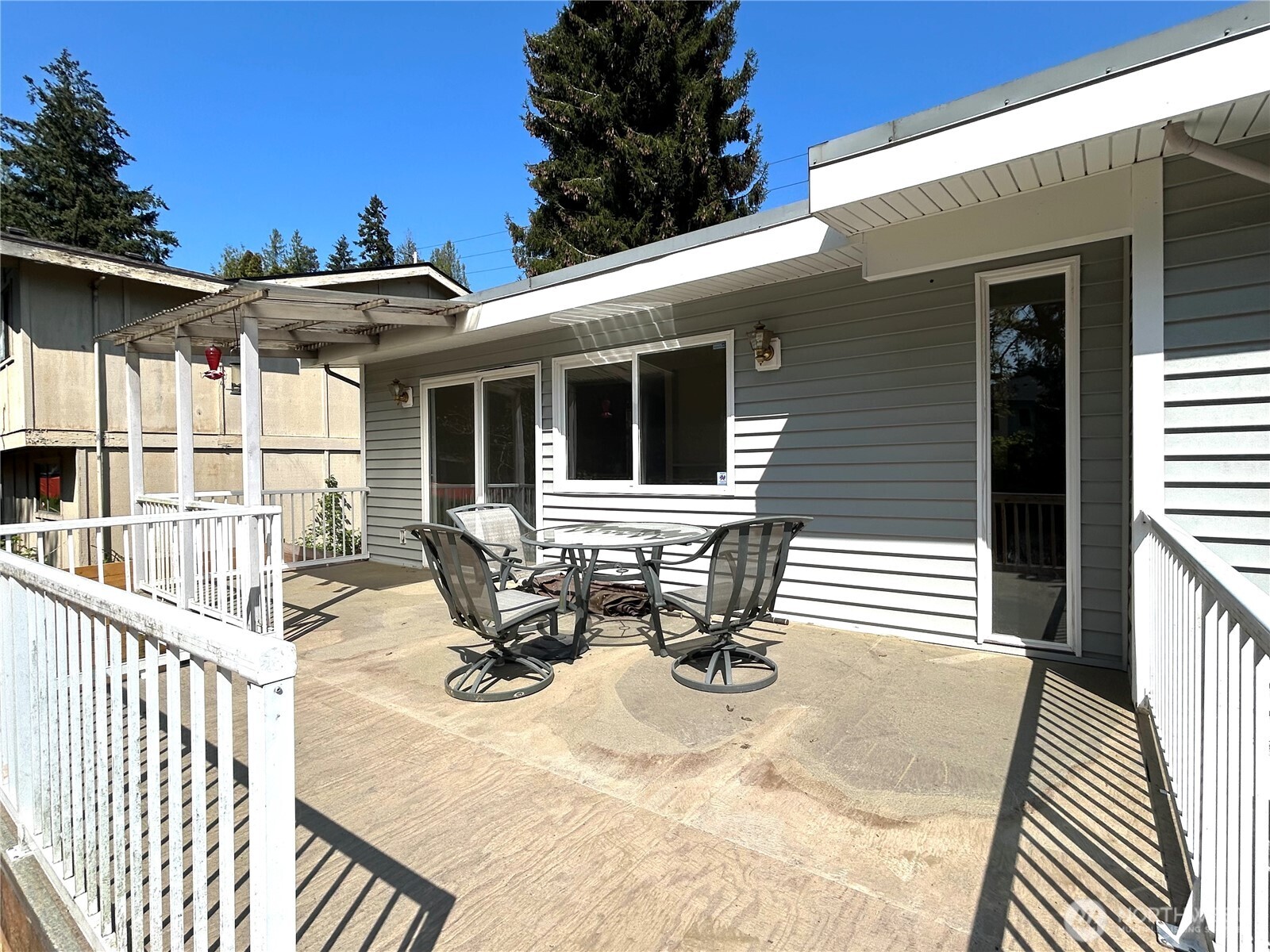 10231 NE 24th Street , Bellevue, WA 98004