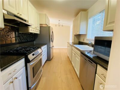 10231 NE 24th Street , Bellevue, WA 98004 - Photo 4
