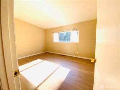 10231 NE 24th Street , Bellevue, WA 98004 - Photo 10