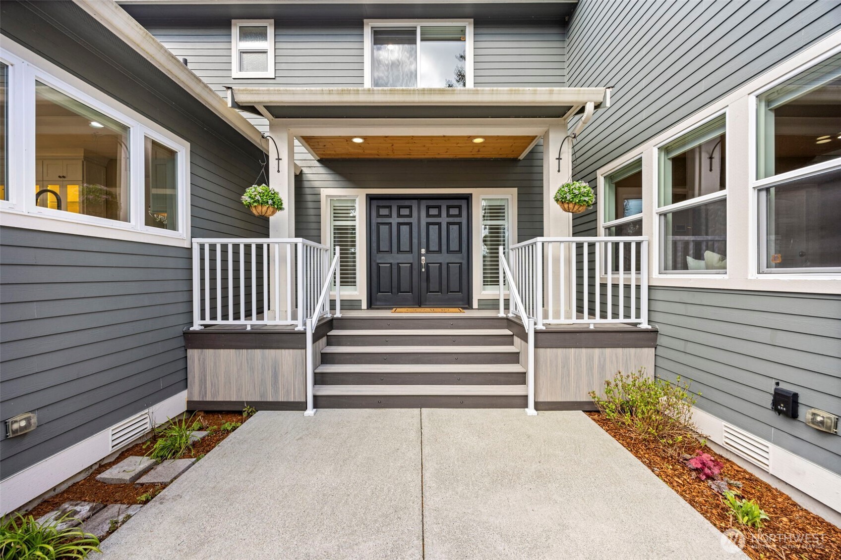 4455 Lakeview Court NW, Bremerton, WA 98312