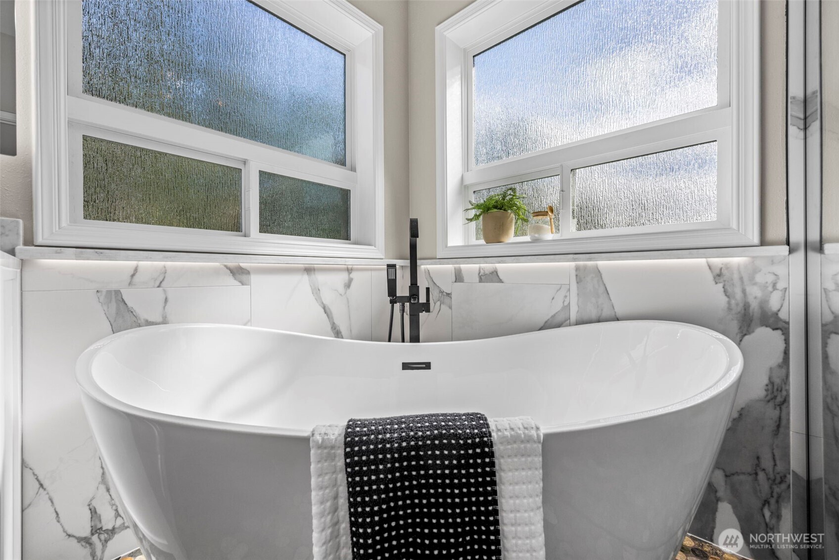 4455 Lakeview Court NW, Bremerton, WA 98312