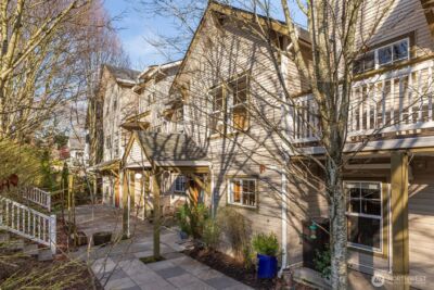 206 24th Avenue E, Seattle, WA 98112