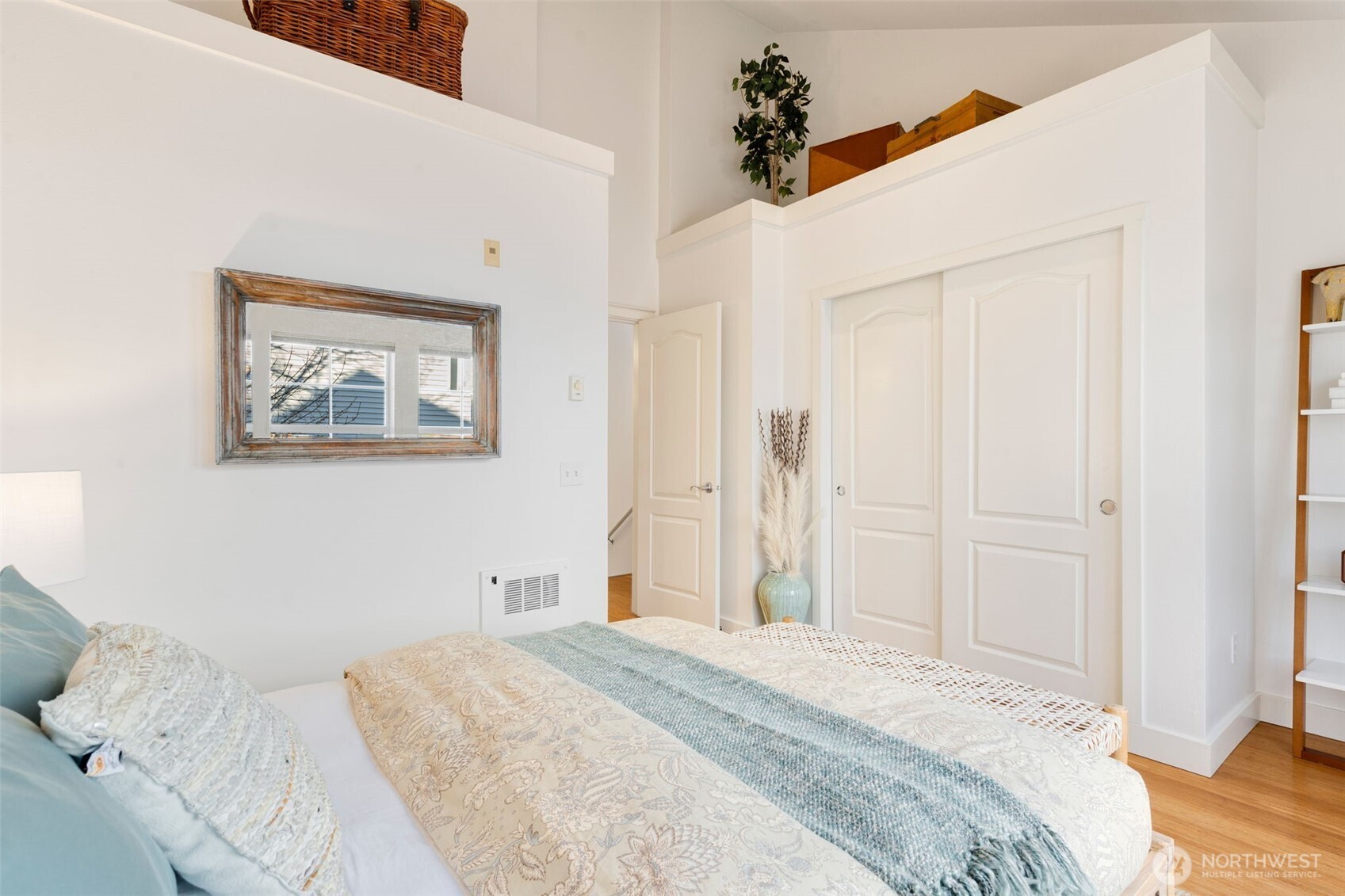 206 24th Avenue E, Seattle, WA 98112