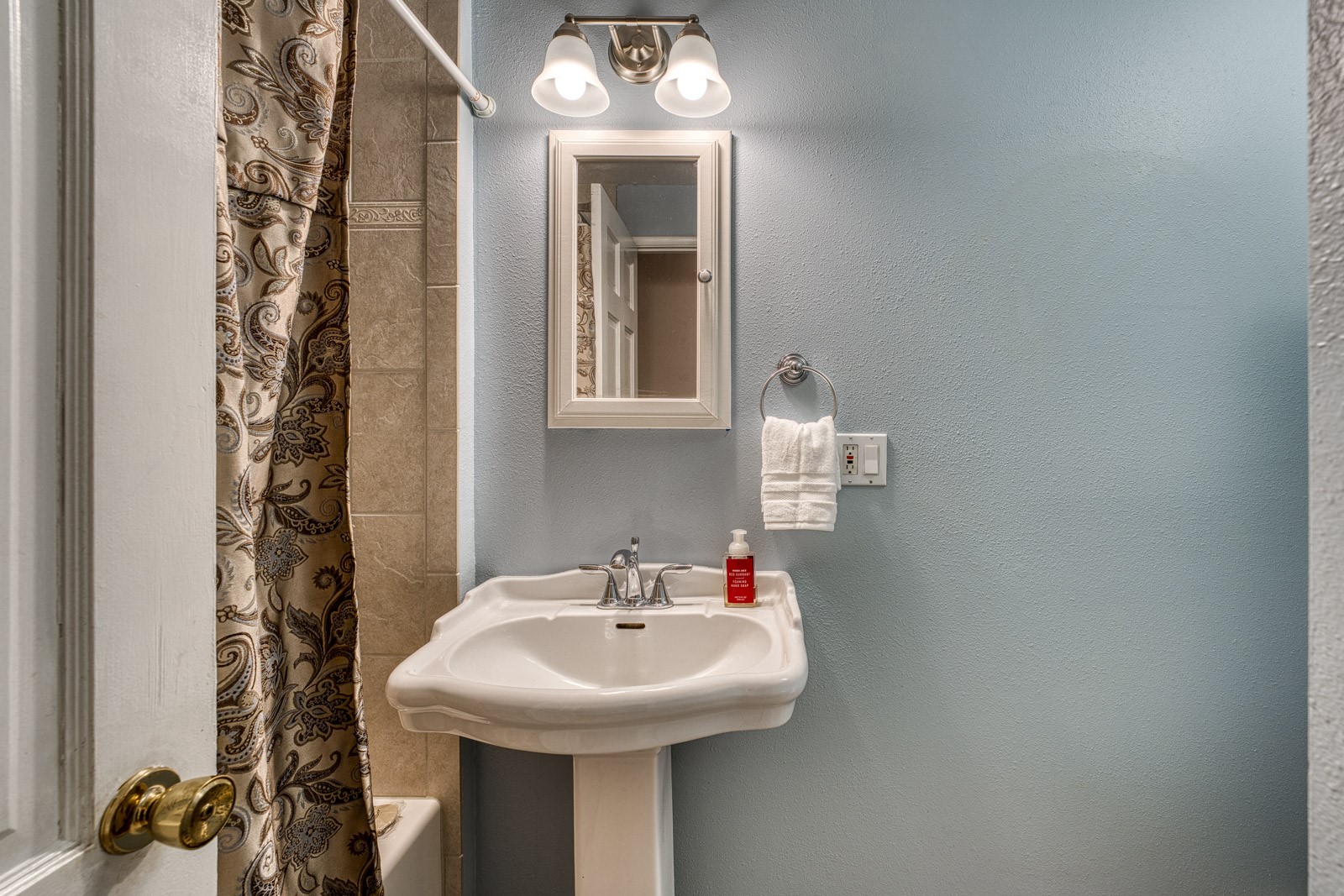 3728 70th Avenue Ct W, University Place, WA 98466