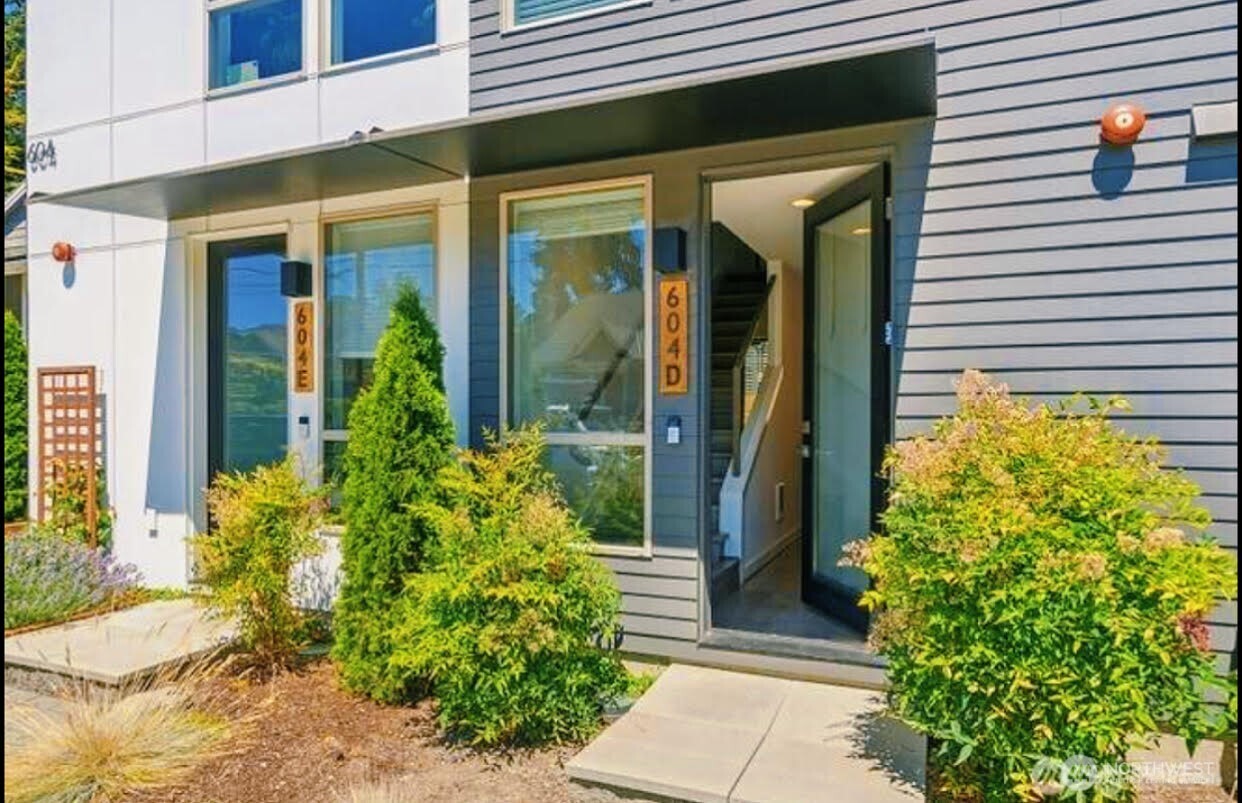 604 NW 77th Street #D, Seattle, WA 98117