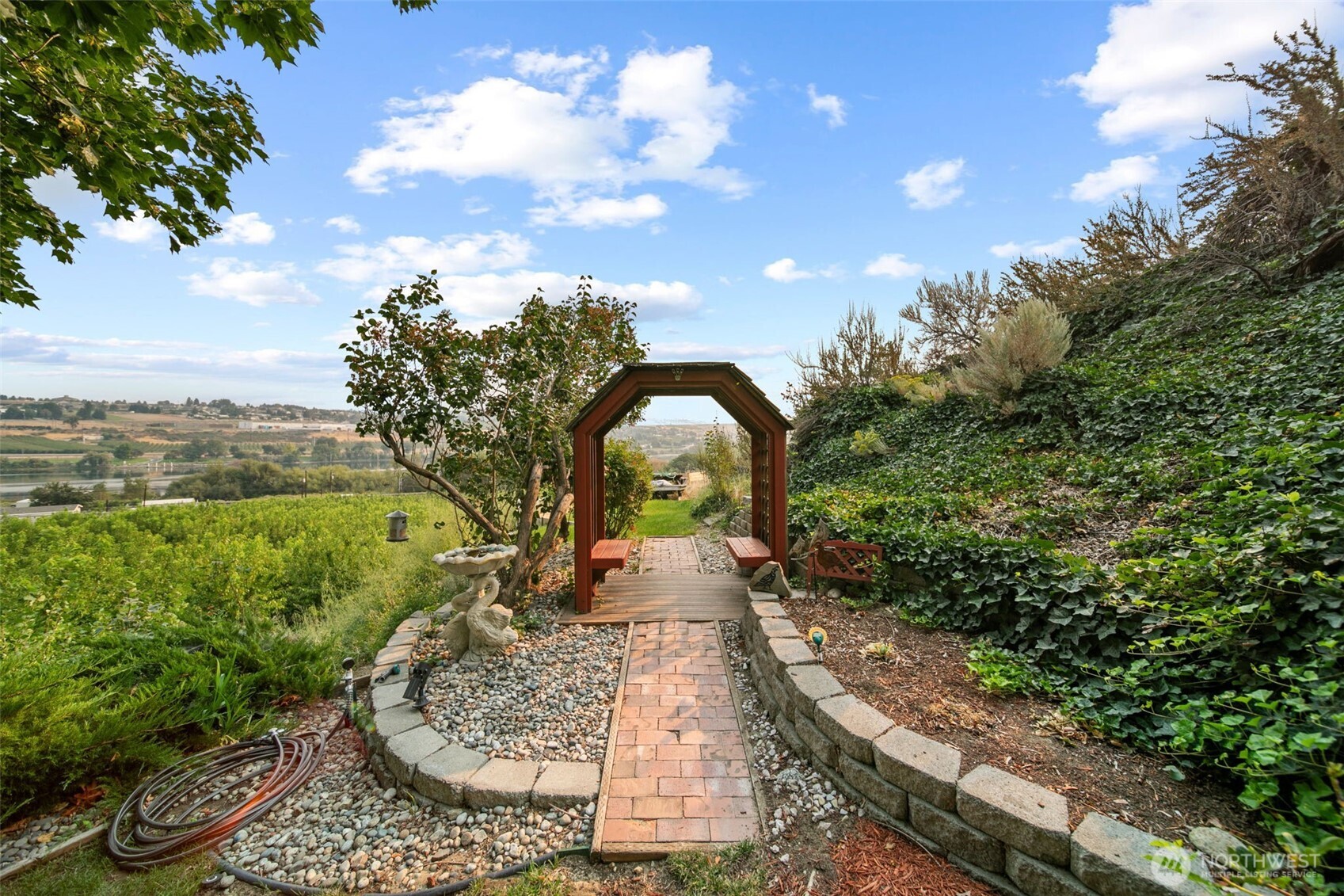 1287 Malaga Alcoa Highway , Wenatchee, WA 98828