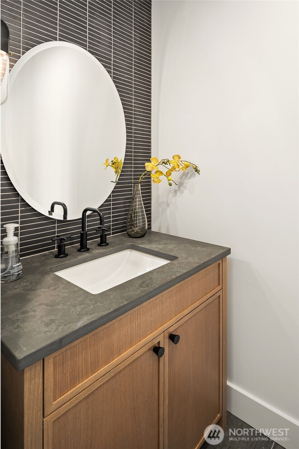 14760 NE 143rd Street #9D, Woodinville, WA 98072