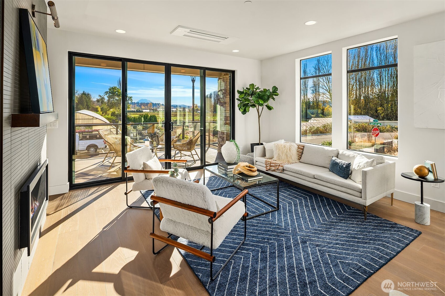 14760 NE 143rd Street #9D, Woodinville, WA 98072