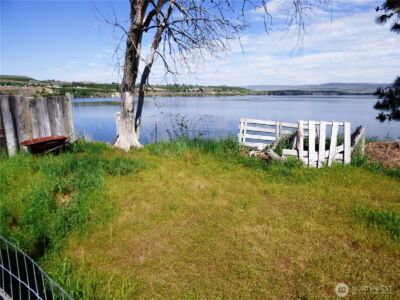 106 1/2 Indian Avenue E, Brewster, WA 98812 - Photo 2