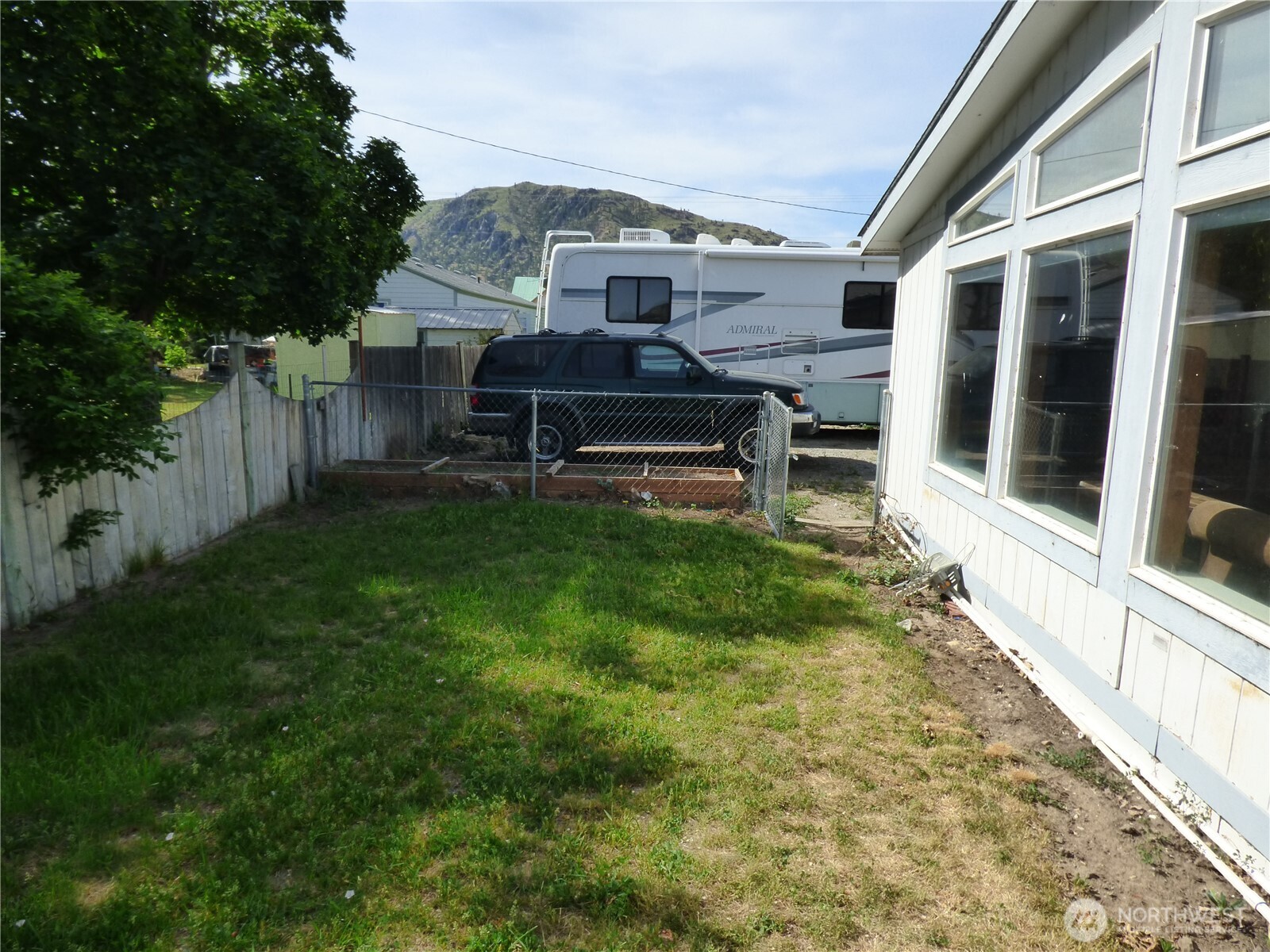 106 1/2 Indian Avenue E, Brewster, WA 98812