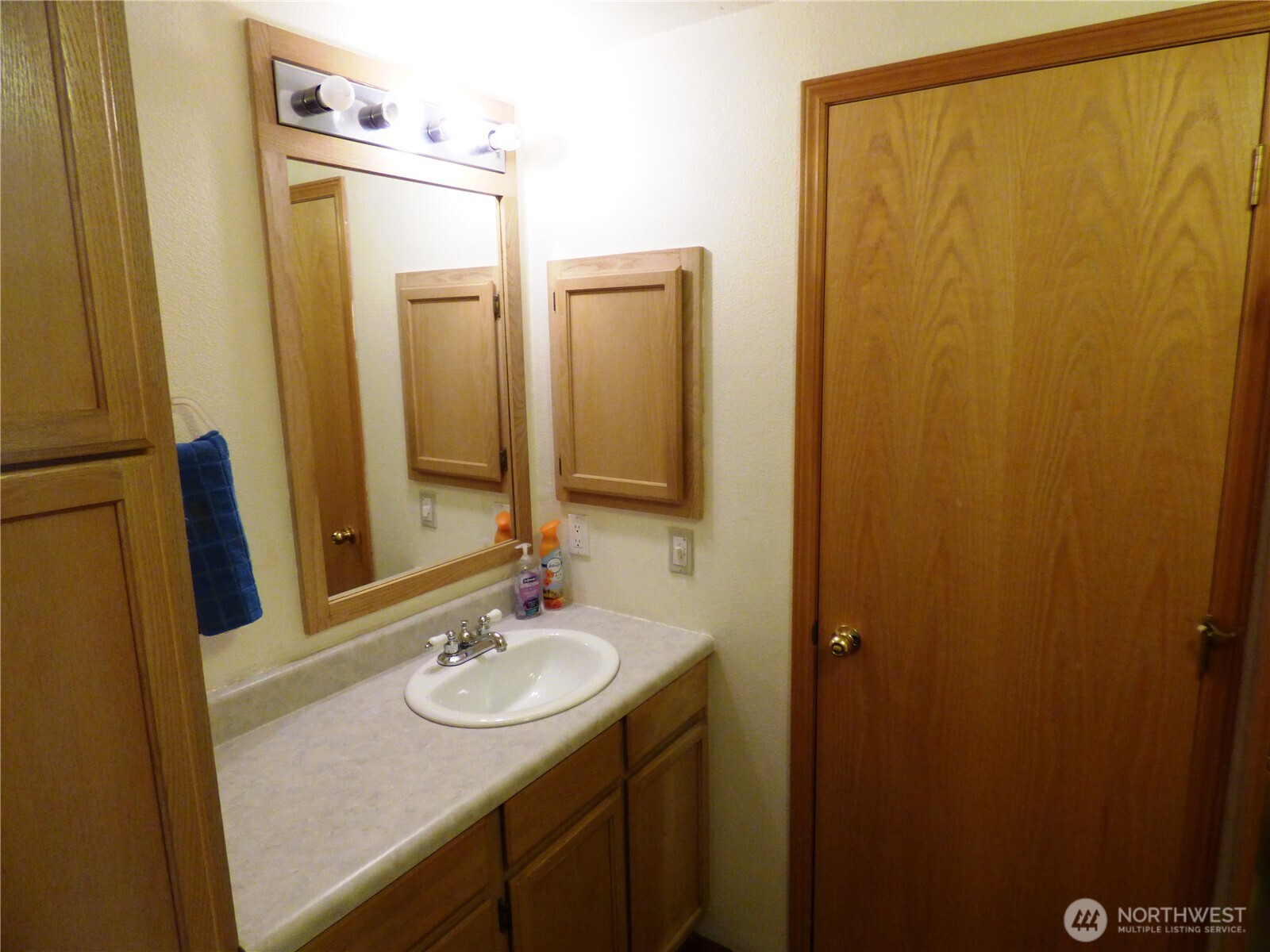 106 1/2 Indian Avenue E, Brewster, WA 98812