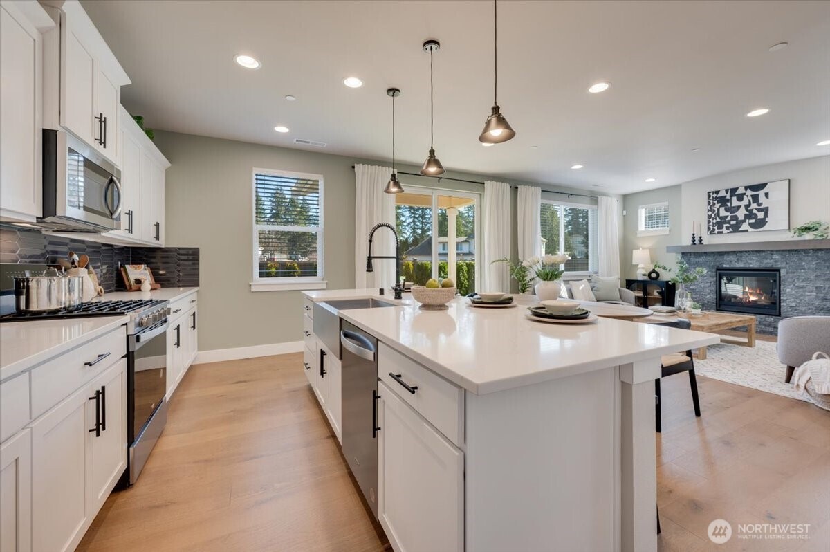 14315 SE 284th Place , Kent, WA 98042