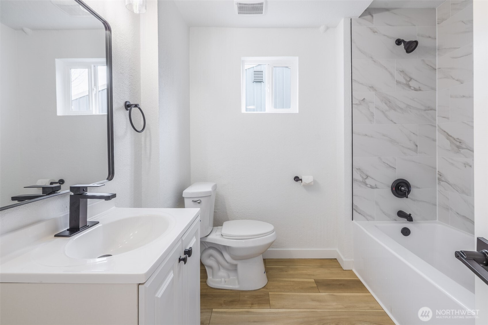 949 S Ridgewood Avenue , Tacoma, WA 98405