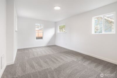 949 S Ridgewood Avenue , Tacoma, WA 98405 - Photo 17