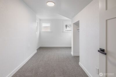 949 S Ridgewood Avenue , Tacoma, WA 98405 - Photo 18