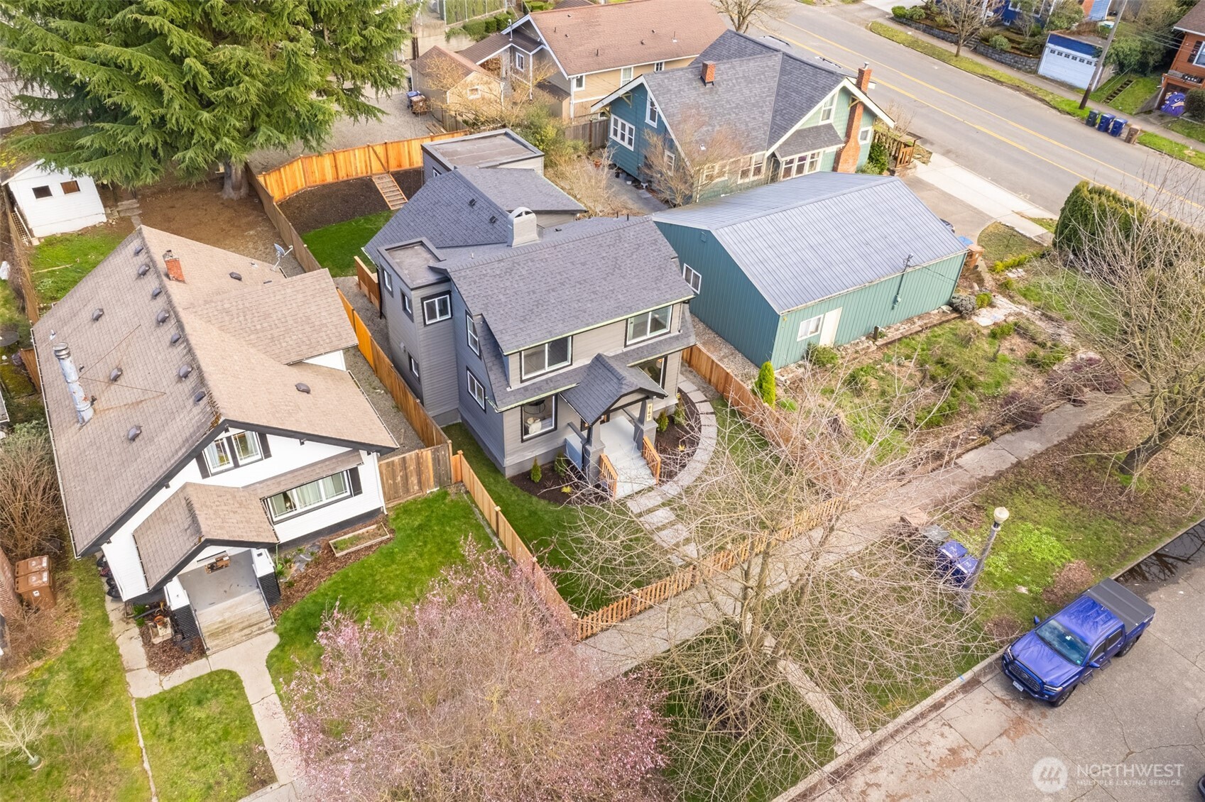 949 S Ridgewood Avenue , Tacoma, WA 98405