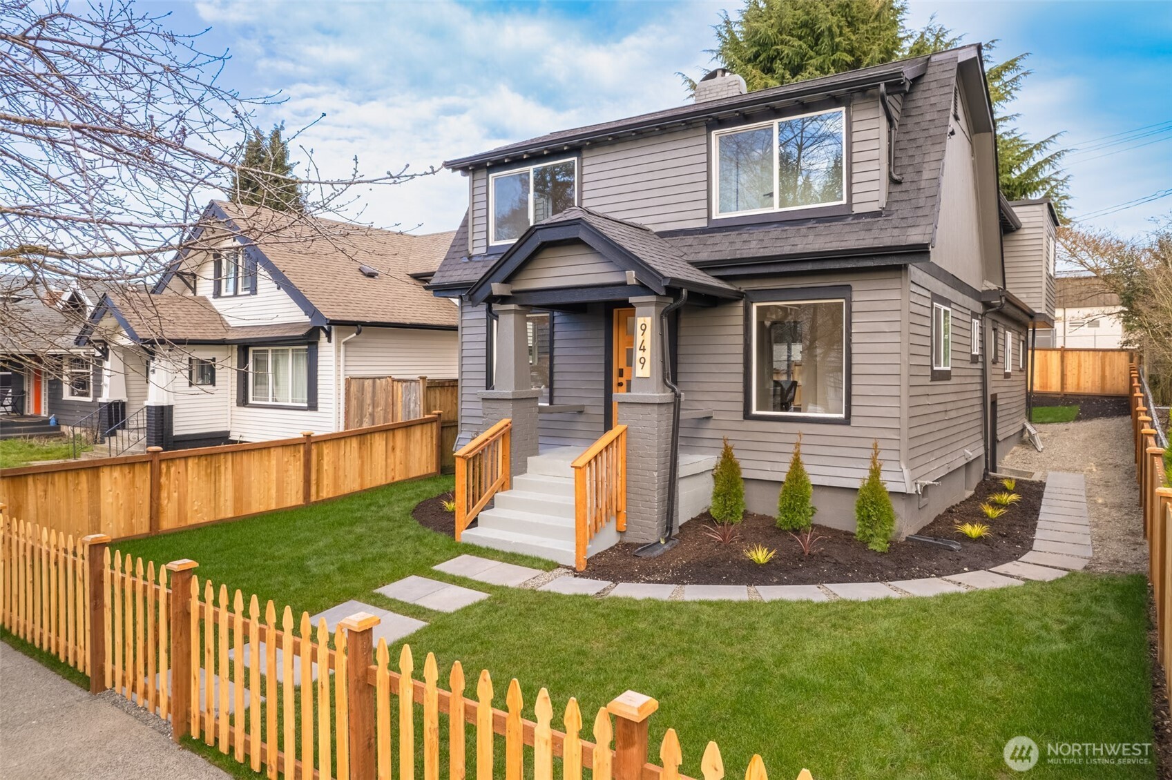 949 S Ridgewood Avenue , Tacoma, WA 98405