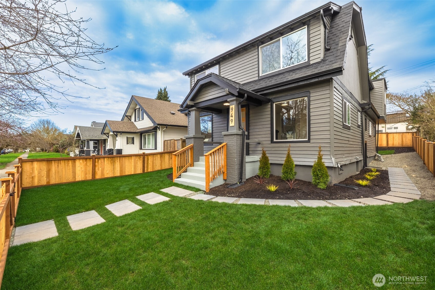 949 S Ridgewood Avenue , Tacoma, WA 98405