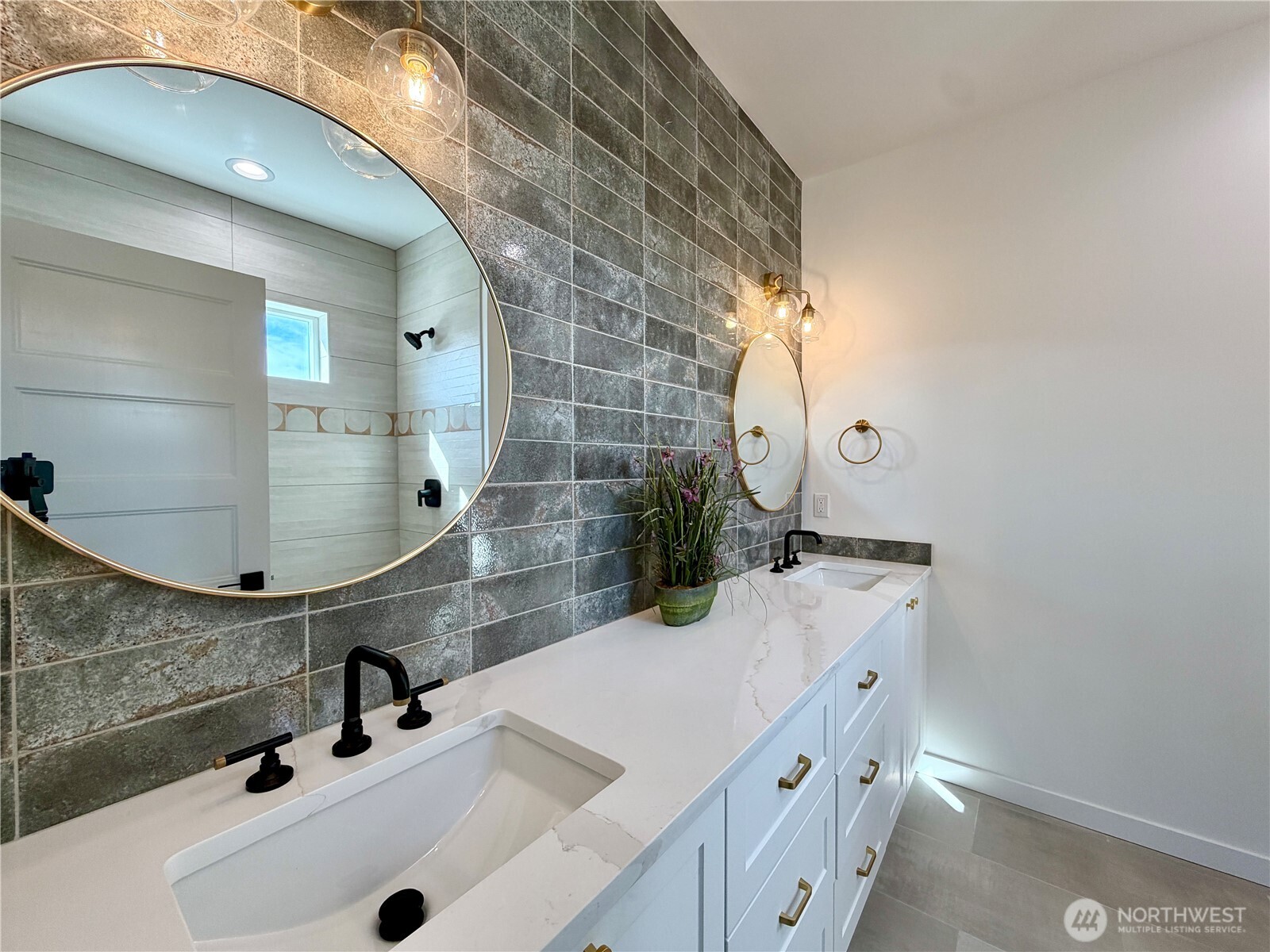 1229 Channel Avenue SW, Ocean Shores, WA 98569