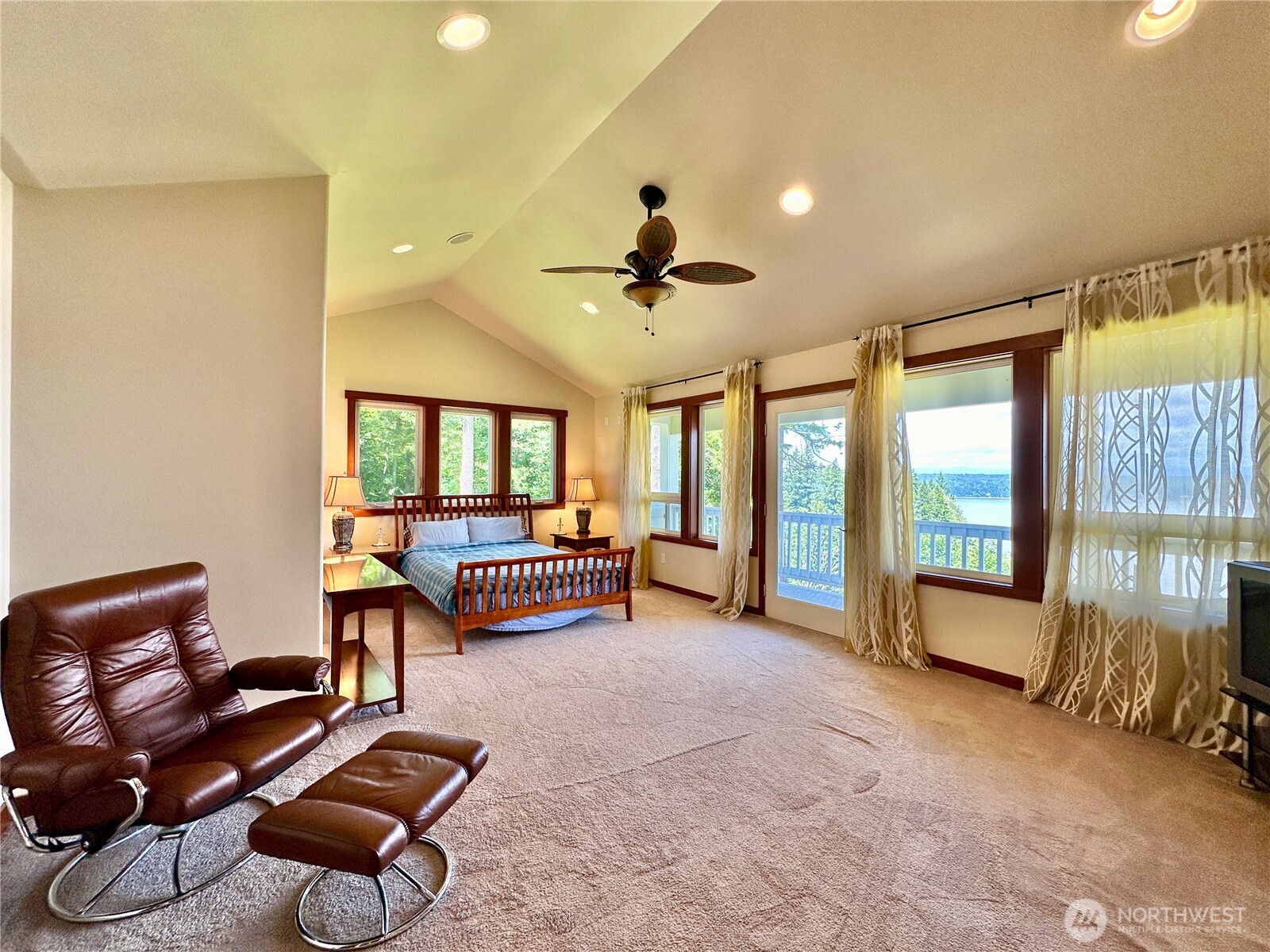 4075 Preserve Drive , Camano Island, WA 98282