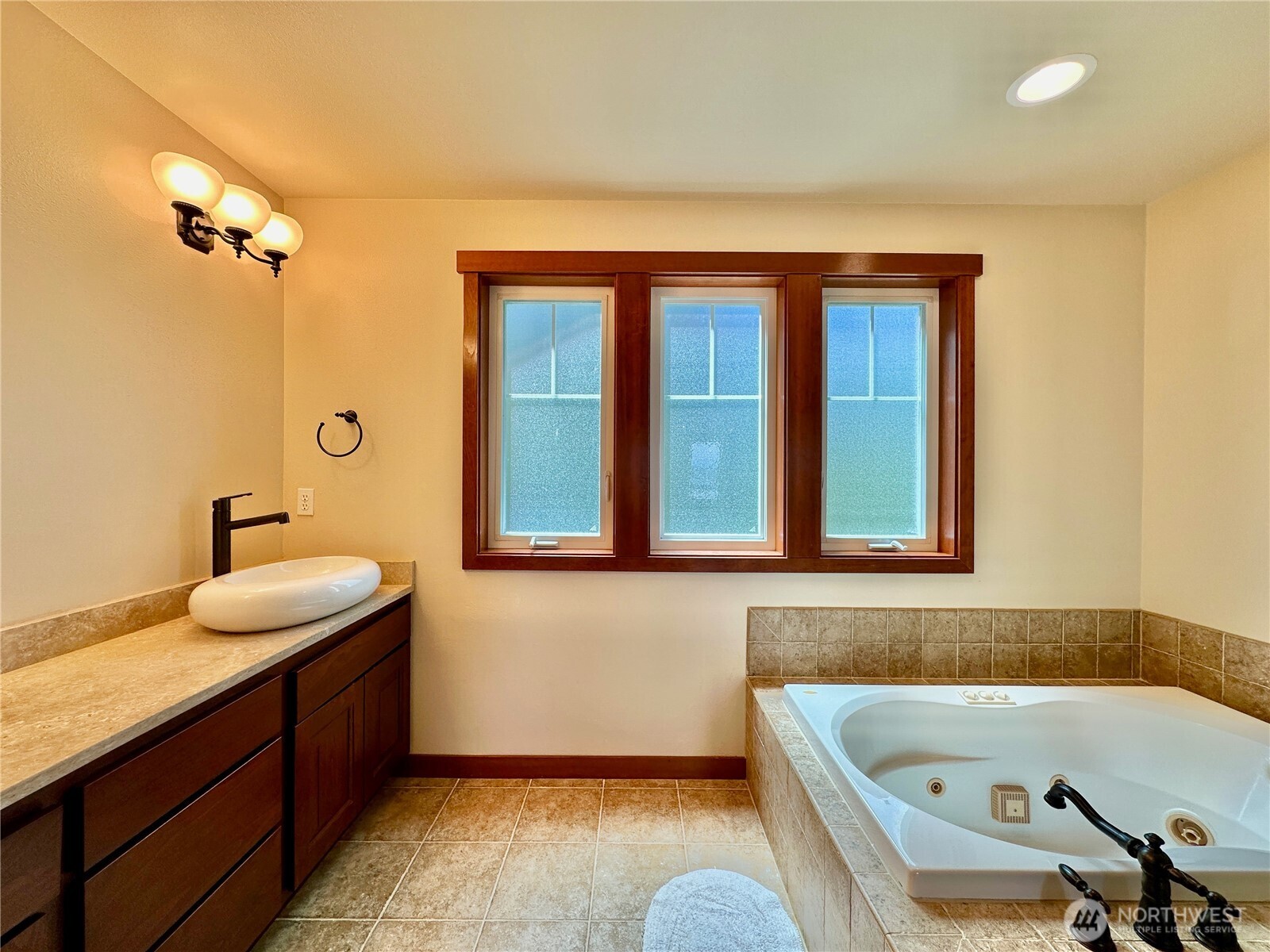 4075 Preserve Drive , Camano Island, WA 98282