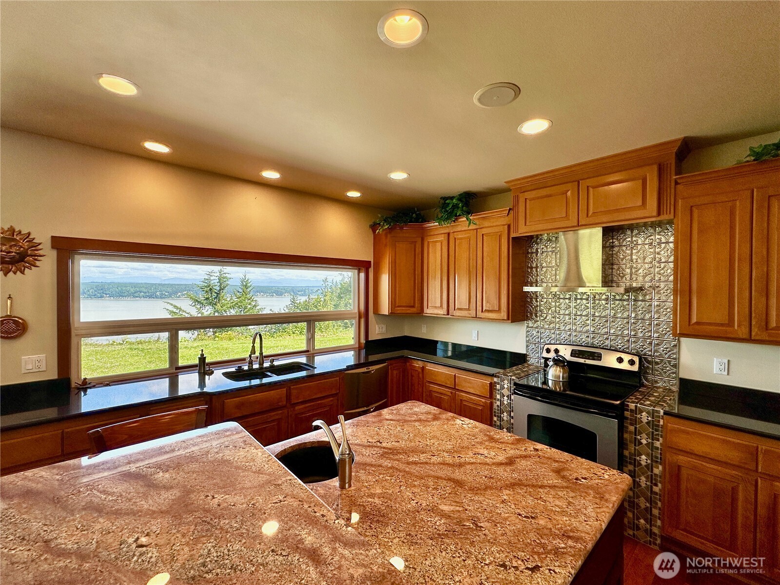 4075 Preserve Drive , Camano Island, WA 98282