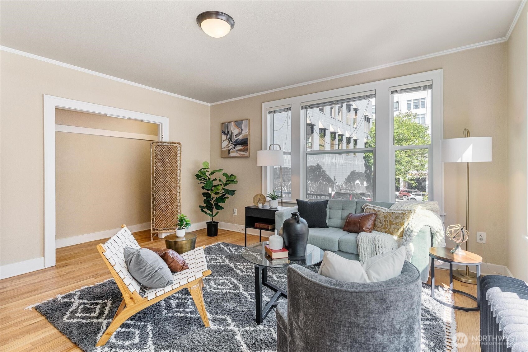 905 NE 43rd Street #111, Seattle, WA 98105