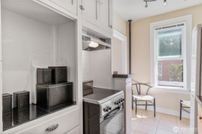 905 NE 43rd Street #111, Seattle, WA 98105 - Photo 12