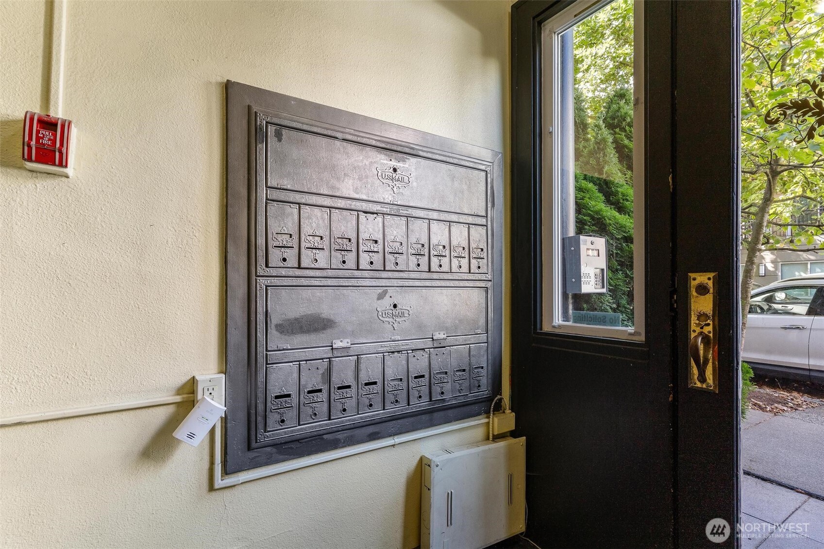 905 NE 43rd Street #111, Seattle, WA 98105