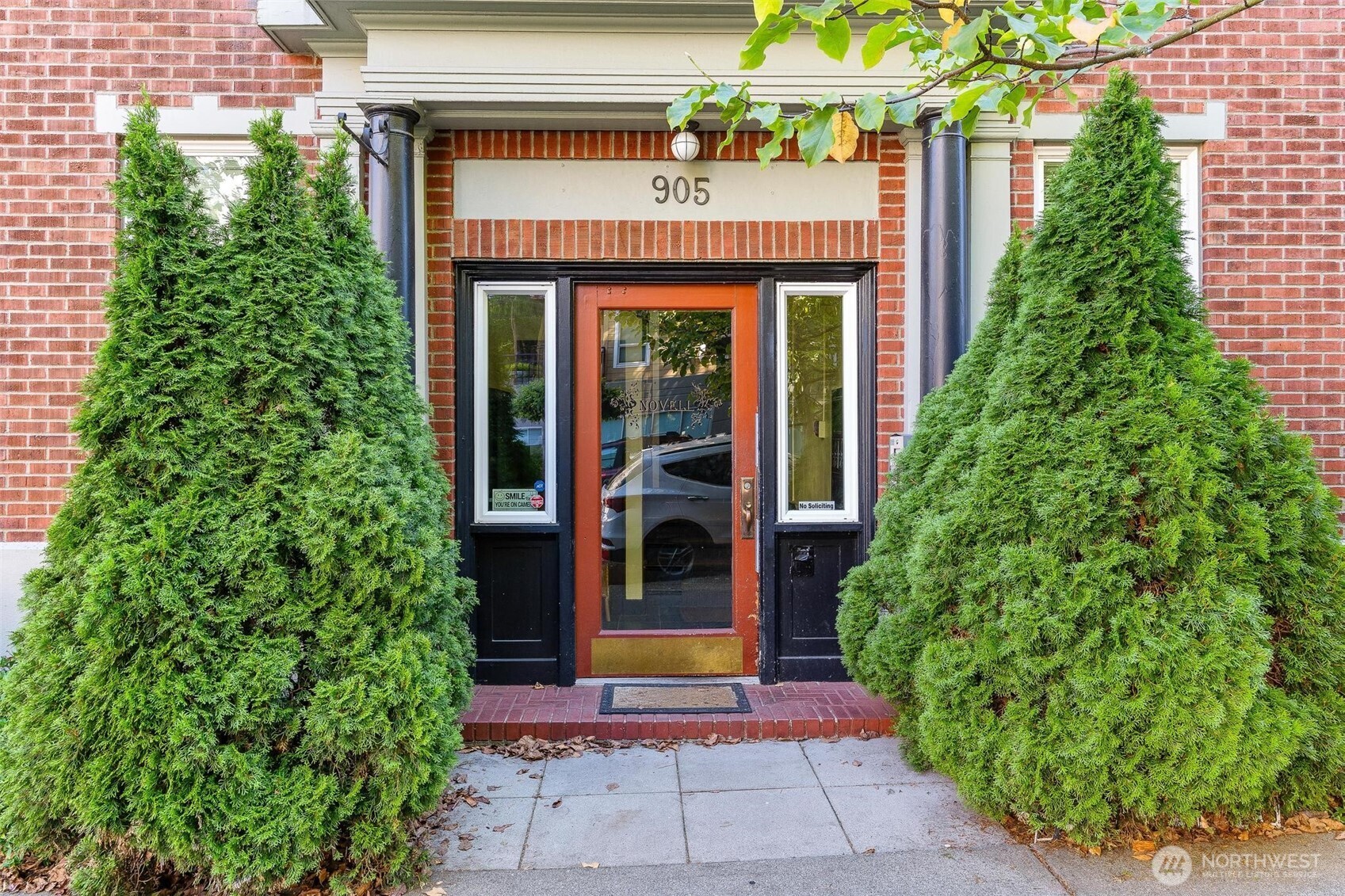 905 NE 43rd Street #111, Seattle, WA 98105