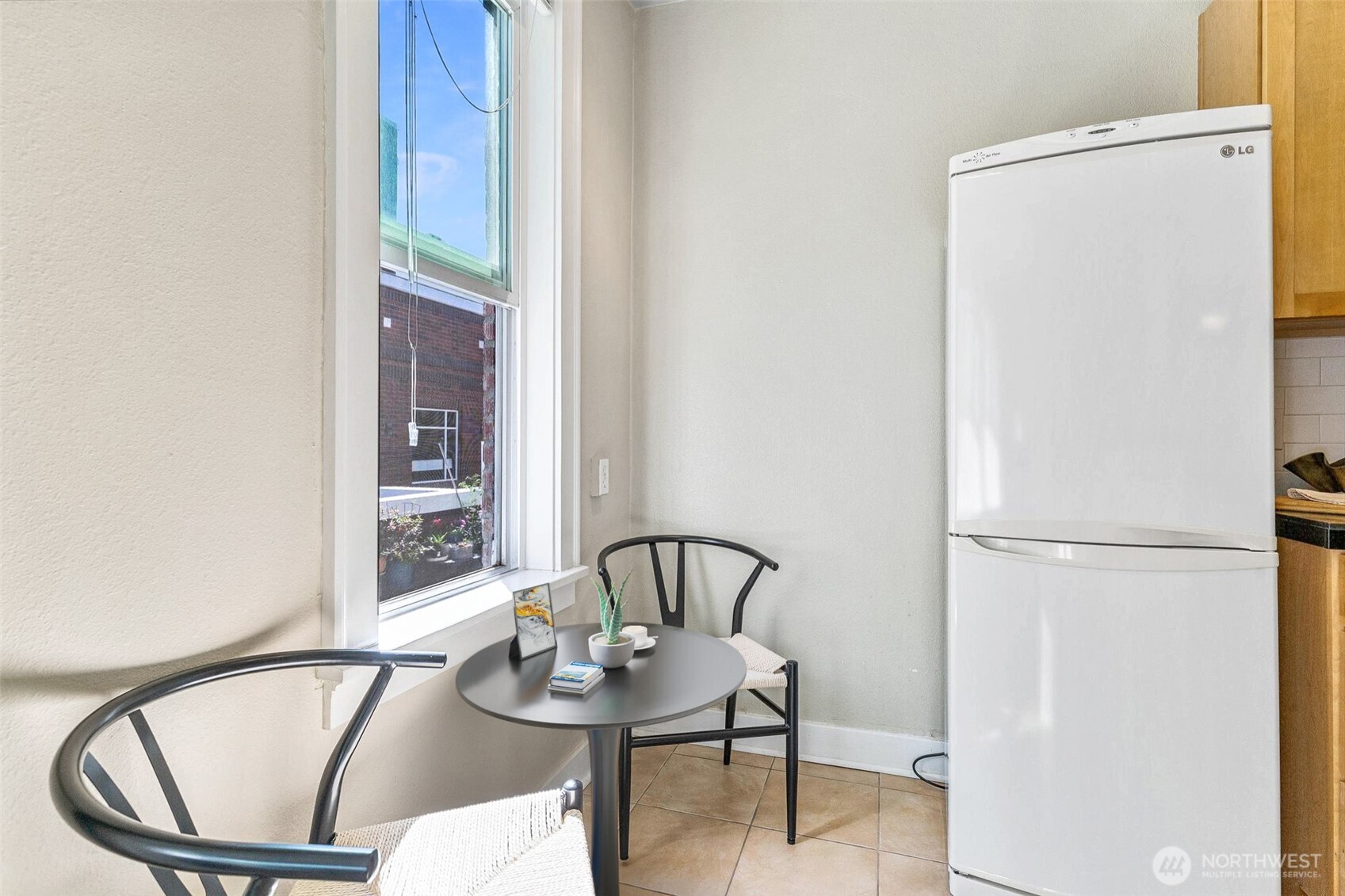 905 NE 43rd Street #111, Seattle, WA 98105