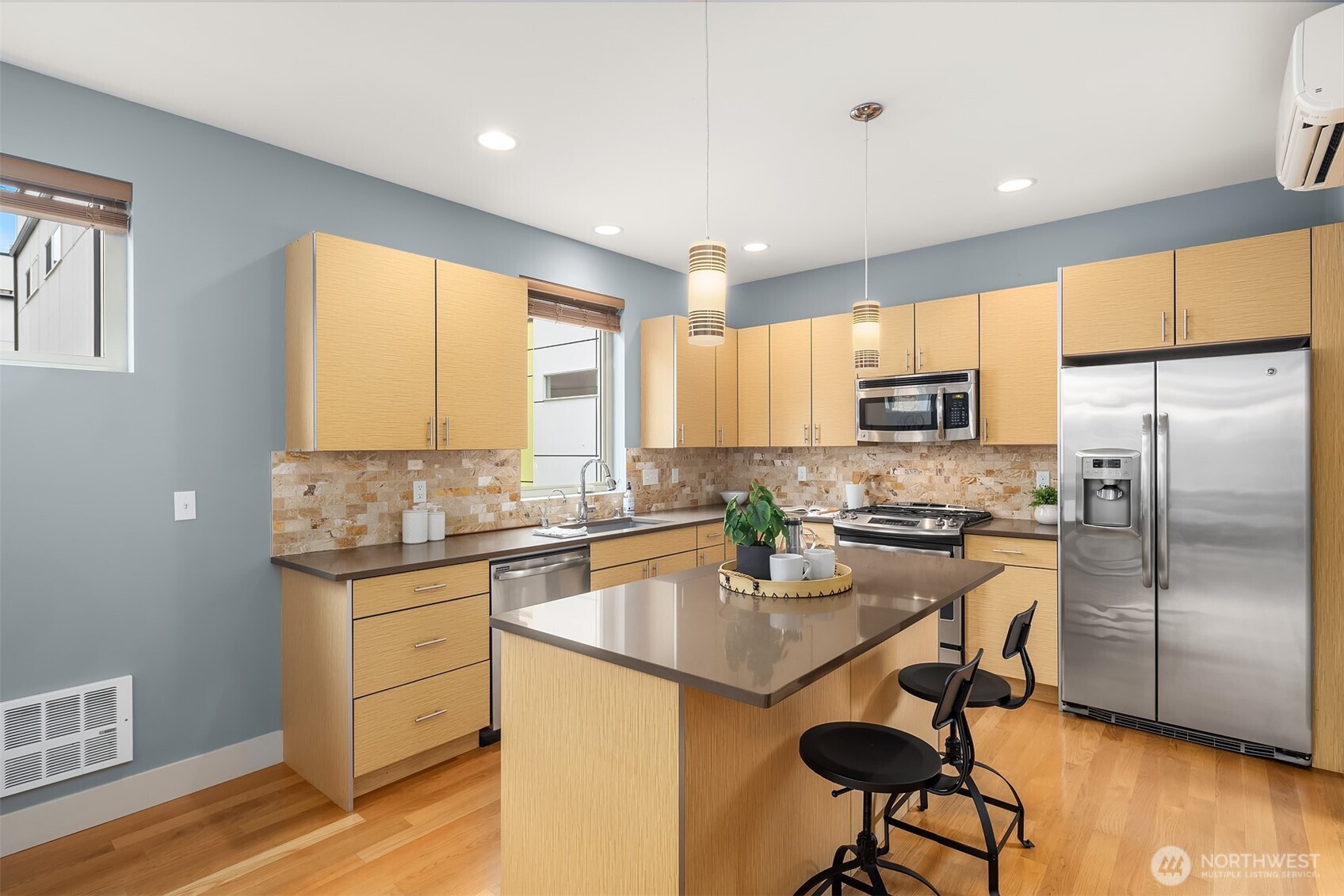 1550 NW 60th Street , Seattle, WA 98107